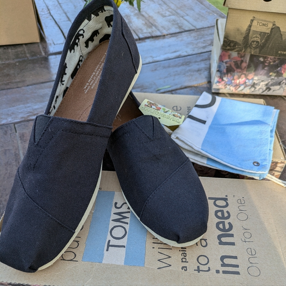 Toms Men Classic Slip up shoes Black